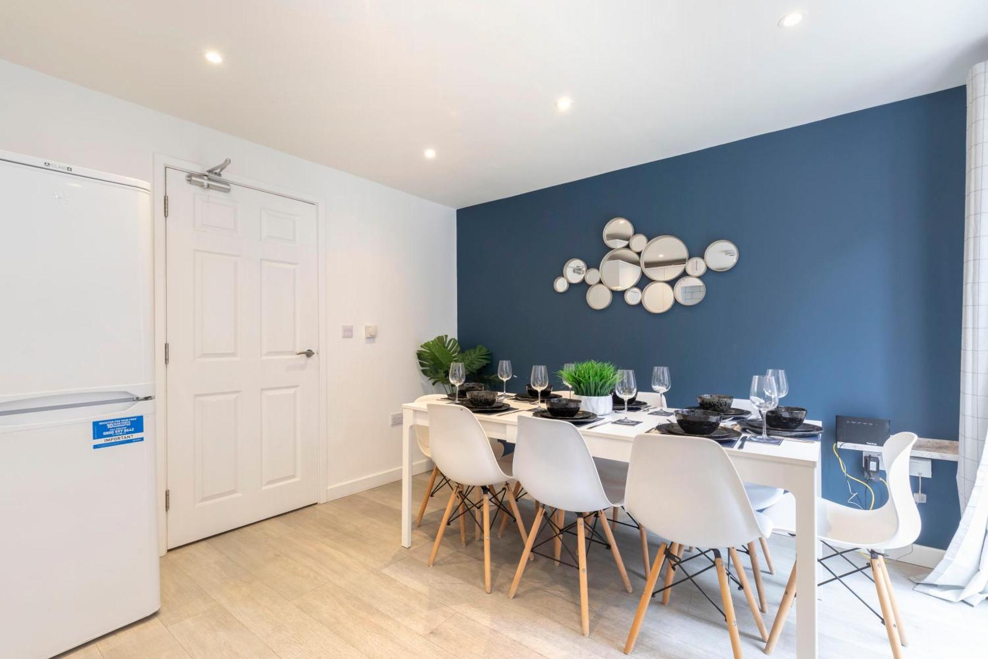 Modern Four Bedroom Four Bathroom Home Cheltenham Ngoại thất bức ảnh